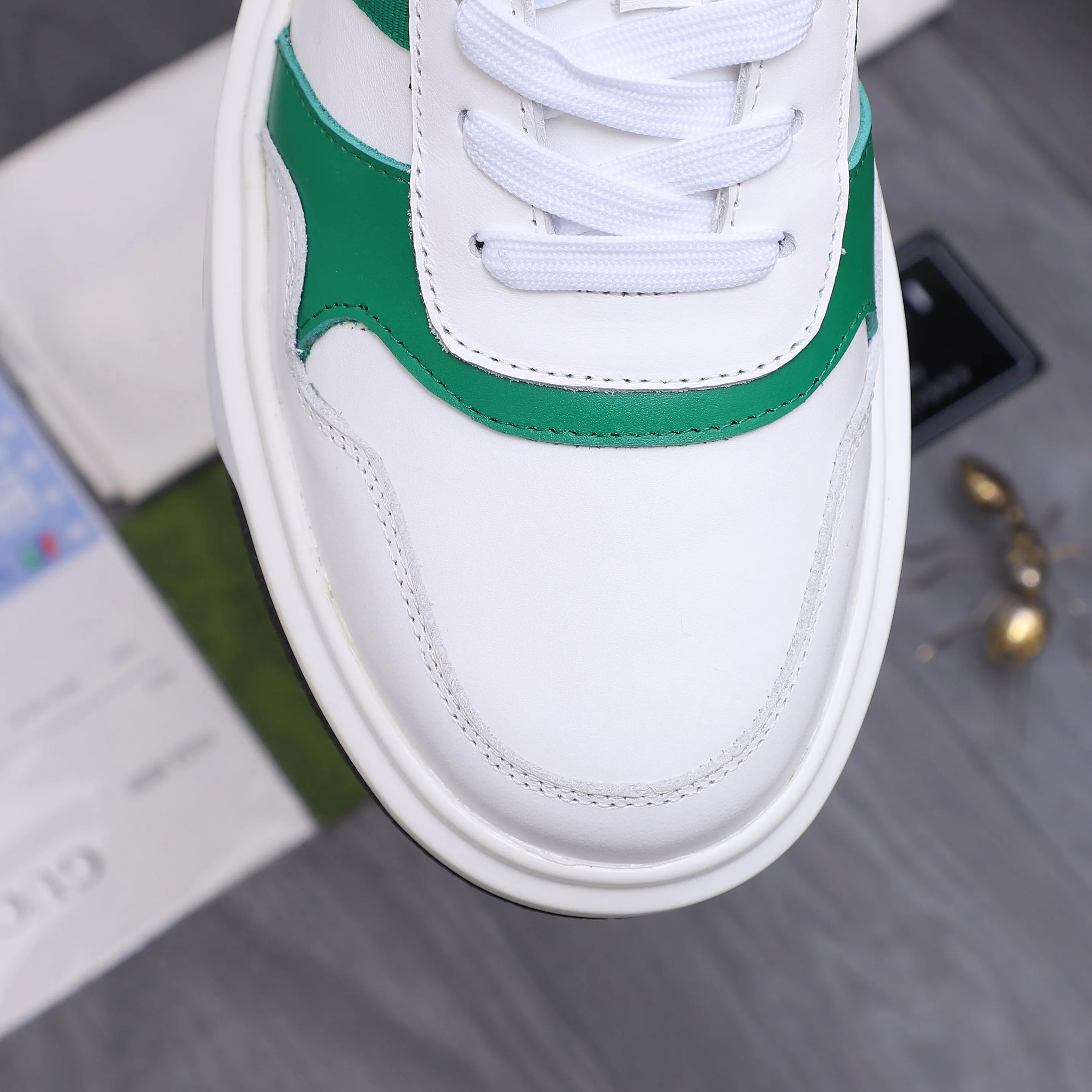 Men's shoes 💰460 Product trademark: GUCCI "Gucci" men's casual sneakers Regular size: 38-44 Product materials: Selected cowhide stitching upper, sheepskin lining, rubber outsole